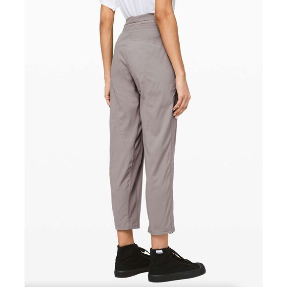 LULULEMON Dance Studio Crop *25" Half Moon Gray Sz 2 {R7} - Picture 3 of 9